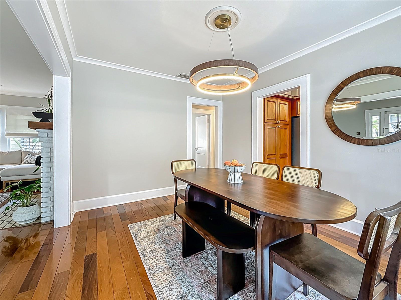 Image 17 of 60 For 231 15th Avenue Ne