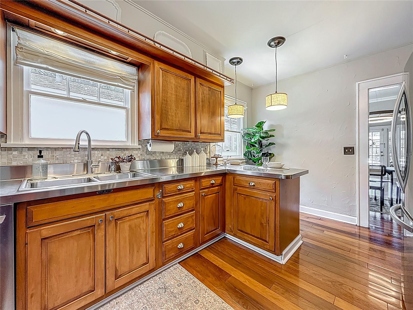 Image 21 of 60 For 231 15th Avenue Ne