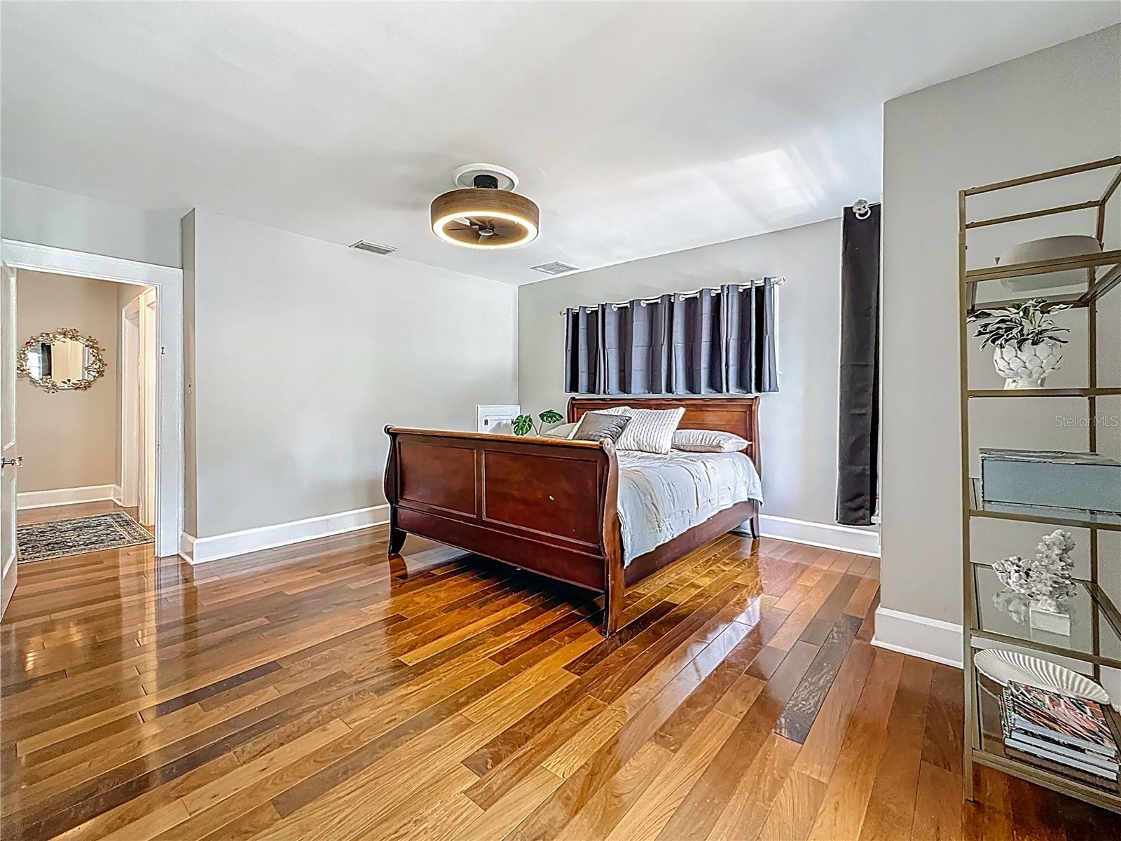 Image 24 of 60 For 231 15th Avenue Ne