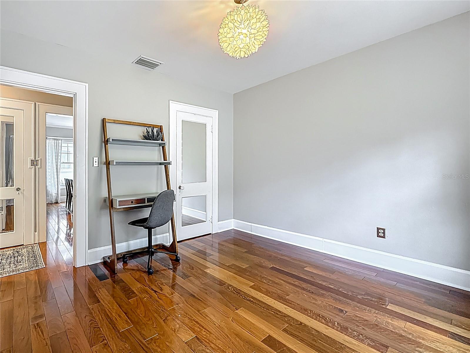 Image 29 of 60 For 231 15th Avenue Ne