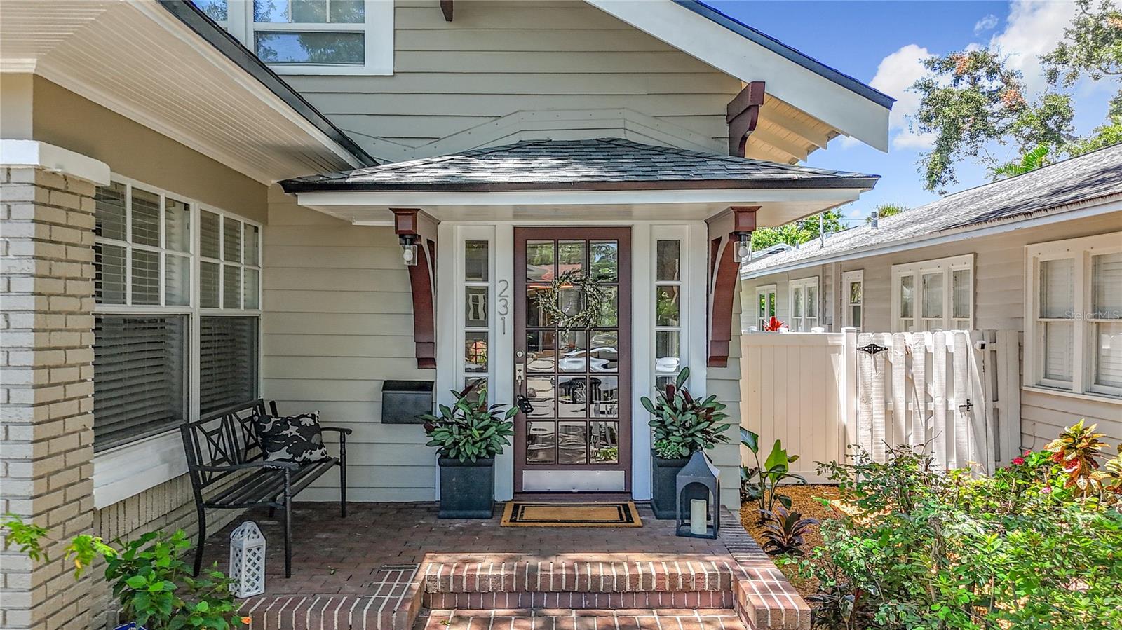 Image 3 of 60 For 231 15th Avenue Ne