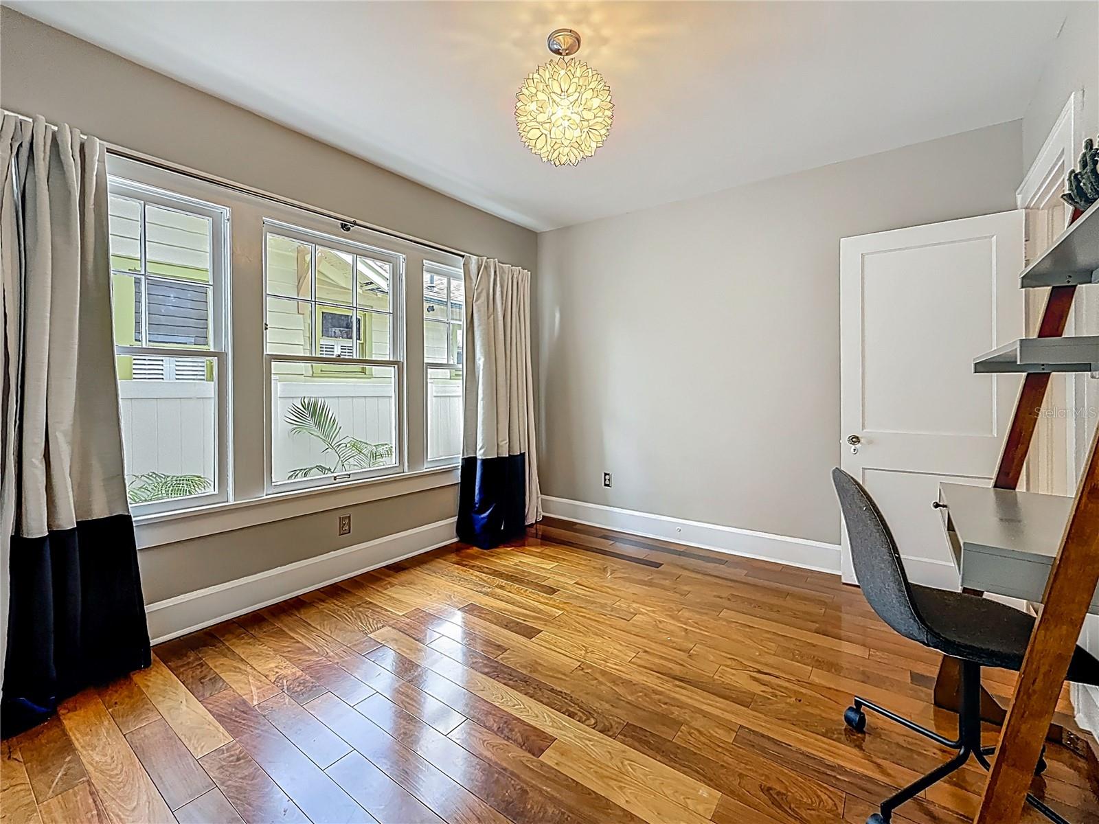 Image 30 of 60 For 231 15th Avenue Ne