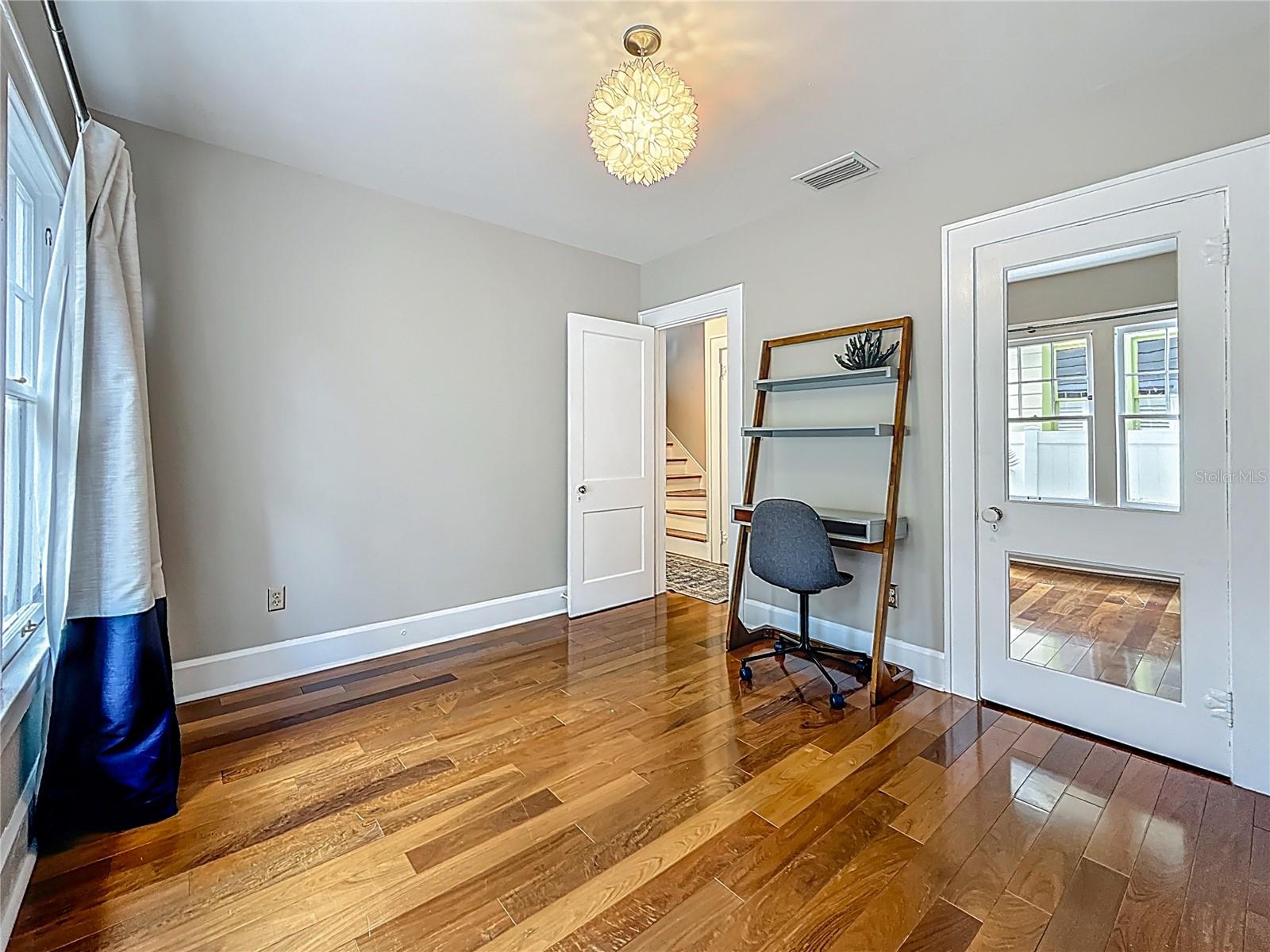 Image 31 of 60 For 231 15th Avenue Ne
