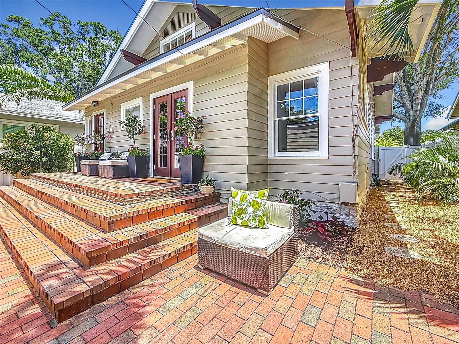 Image 48 of 60 For 231 15th Avenue Ne