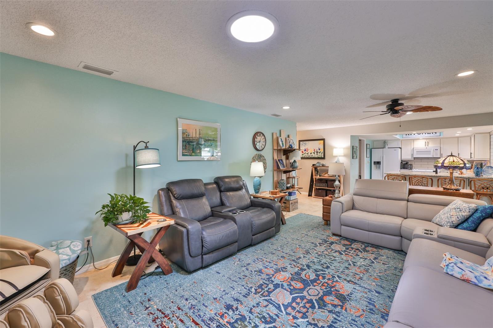 Image 20 of 74 For 1902 Hanson Court 308