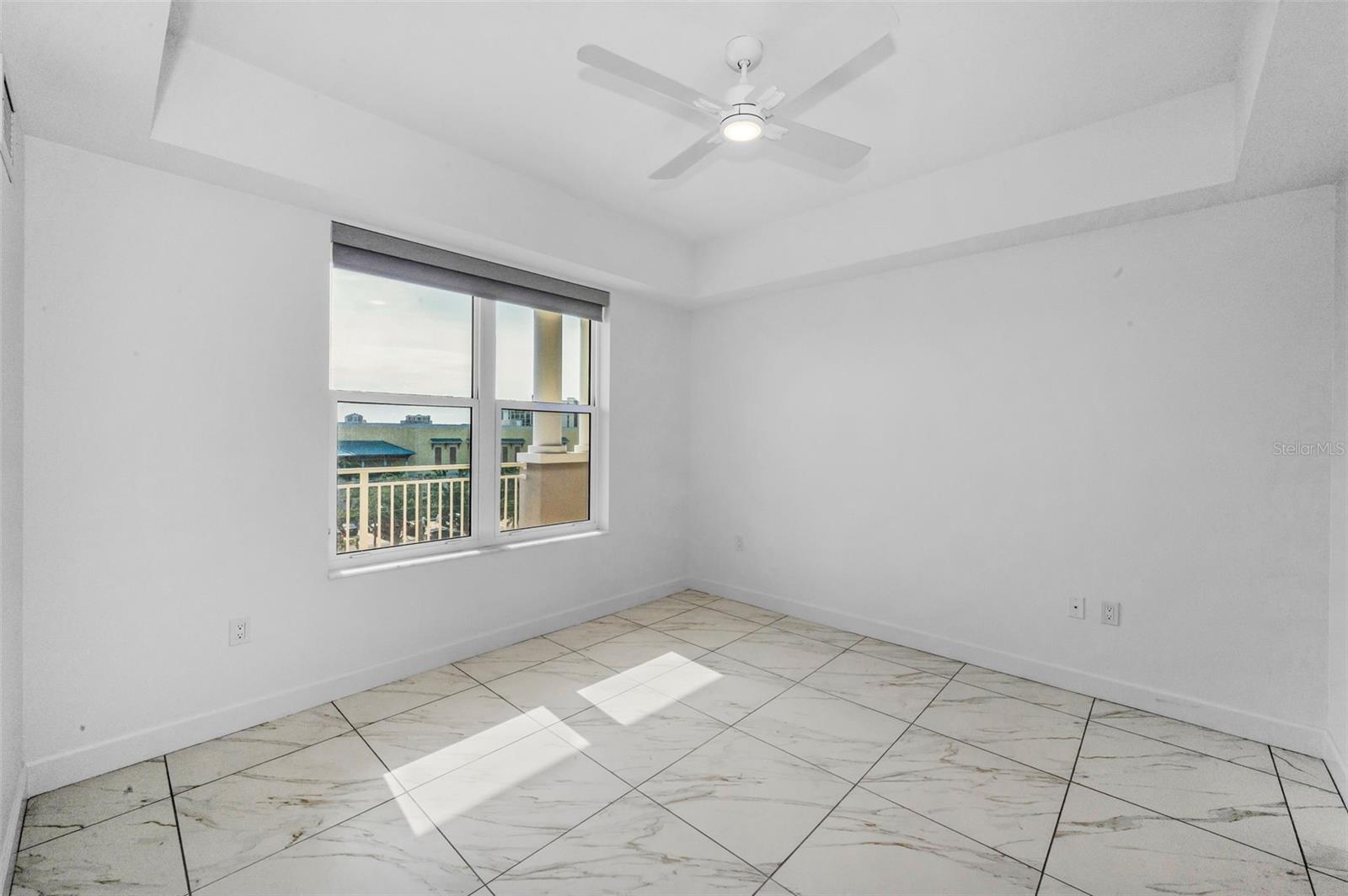 Image 47 of 69 For 125 Island Way 502