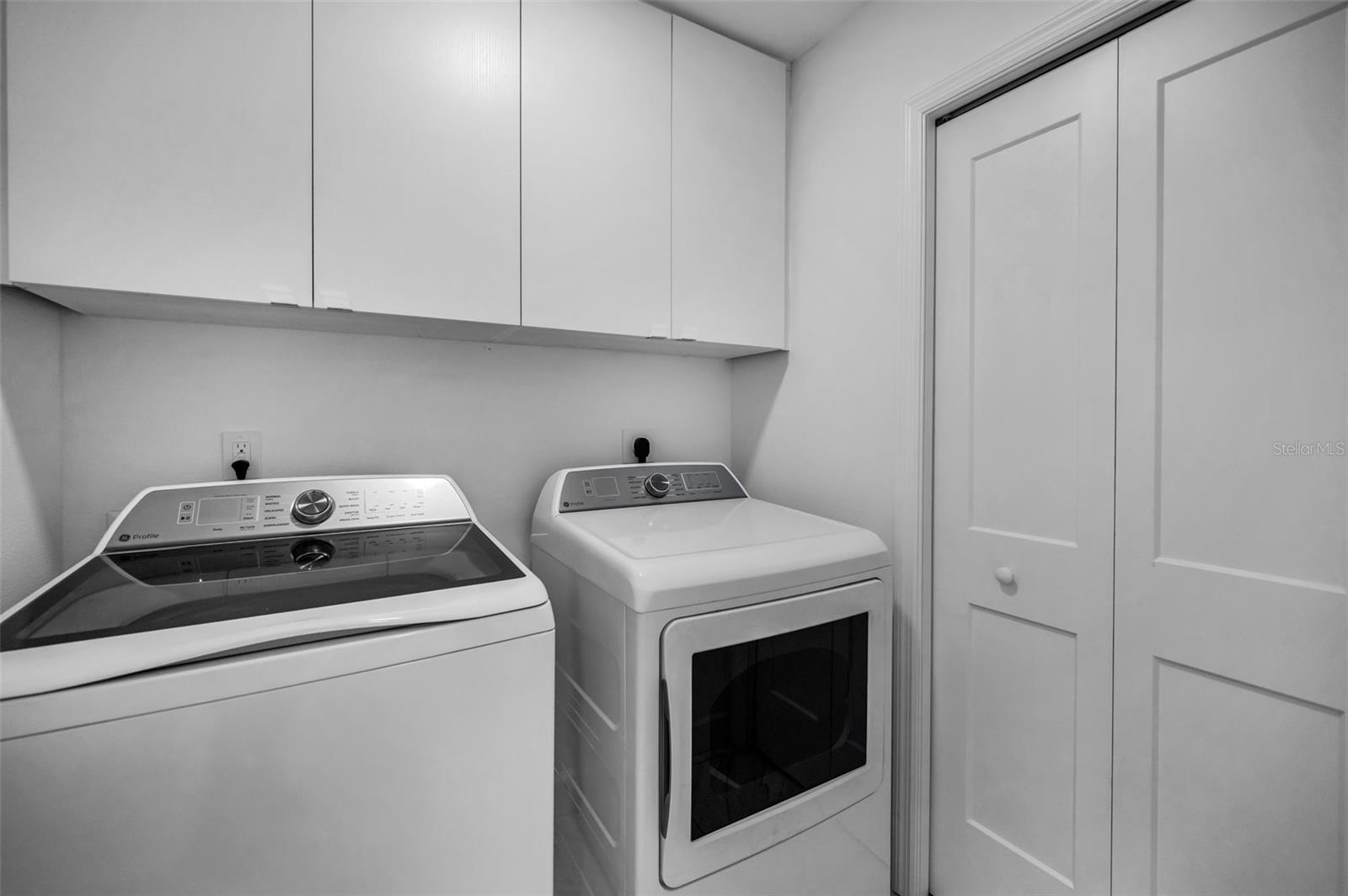 Image 49 of 69 For 125 Island Way 502