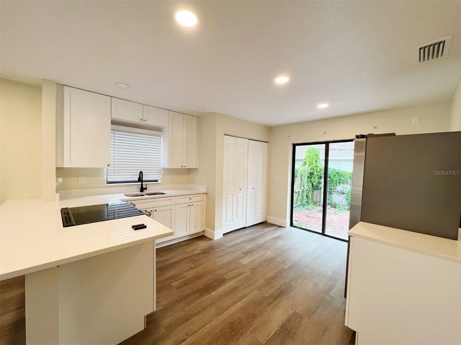 Image 2 of 11 For 1016 9 Th Avenue Nw A