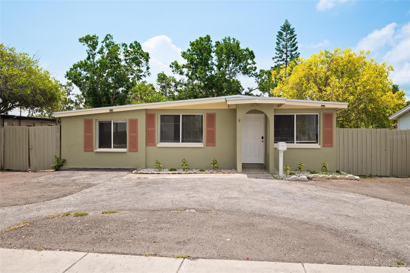 Details for 1858 Oregon Ave Ne, ST PETERSBURG, FL 33703