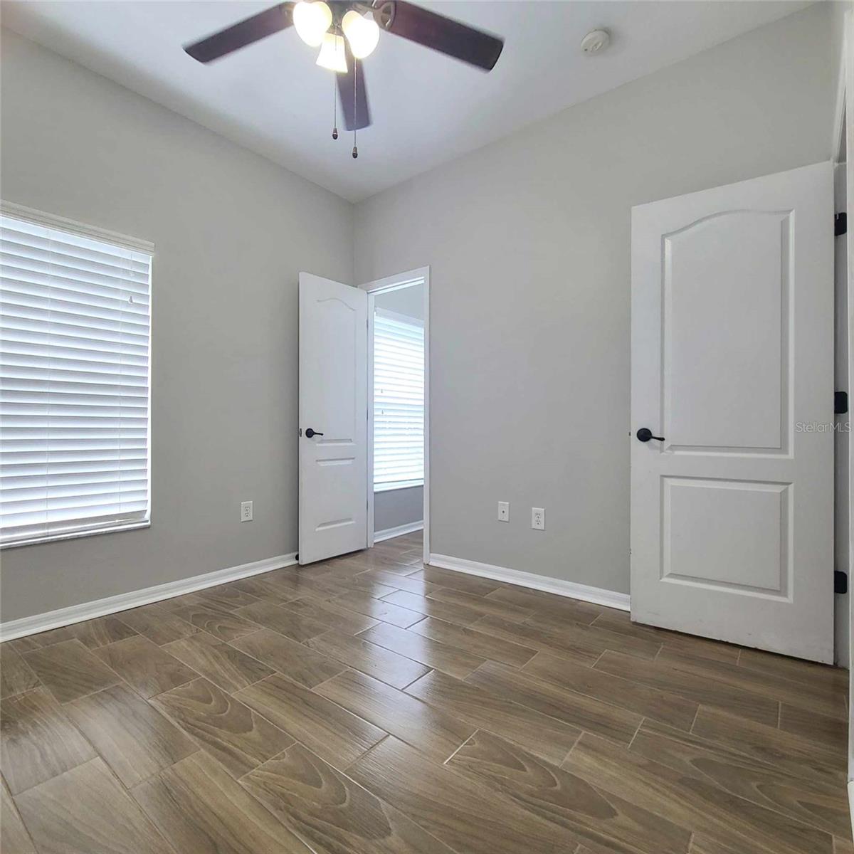 Listing photo id 12 for 6733 Lake Rochester Lane