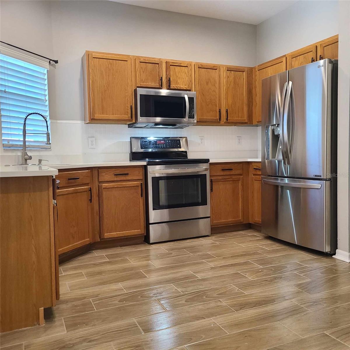 Listing photo id 0 for 6733 Lake Rochester Lane