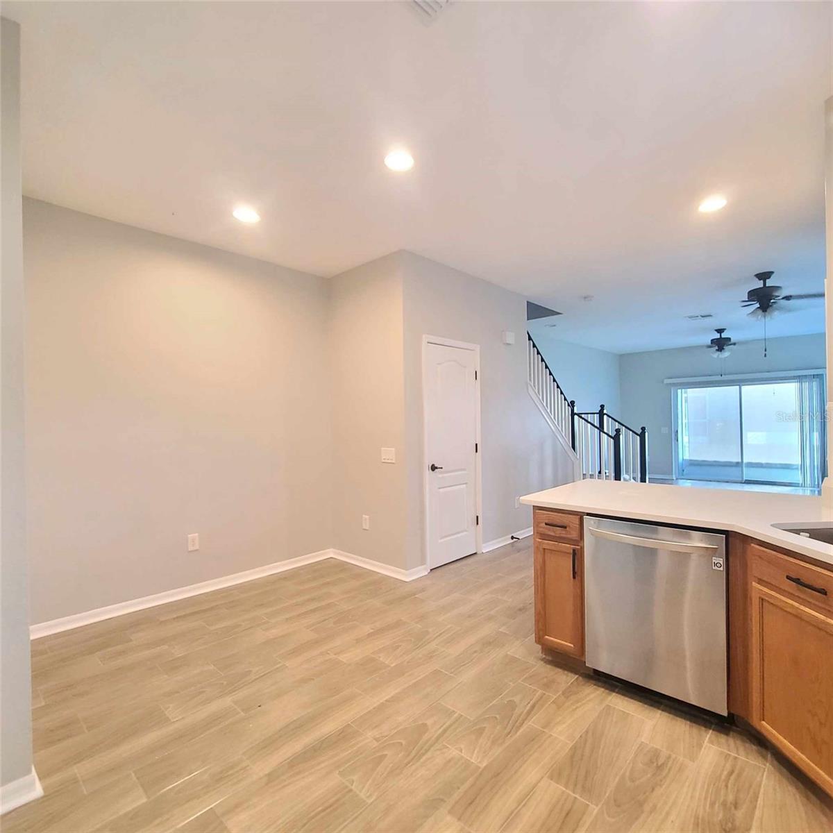 Listing photo id 4 for 6733 Lake Rochester Lane