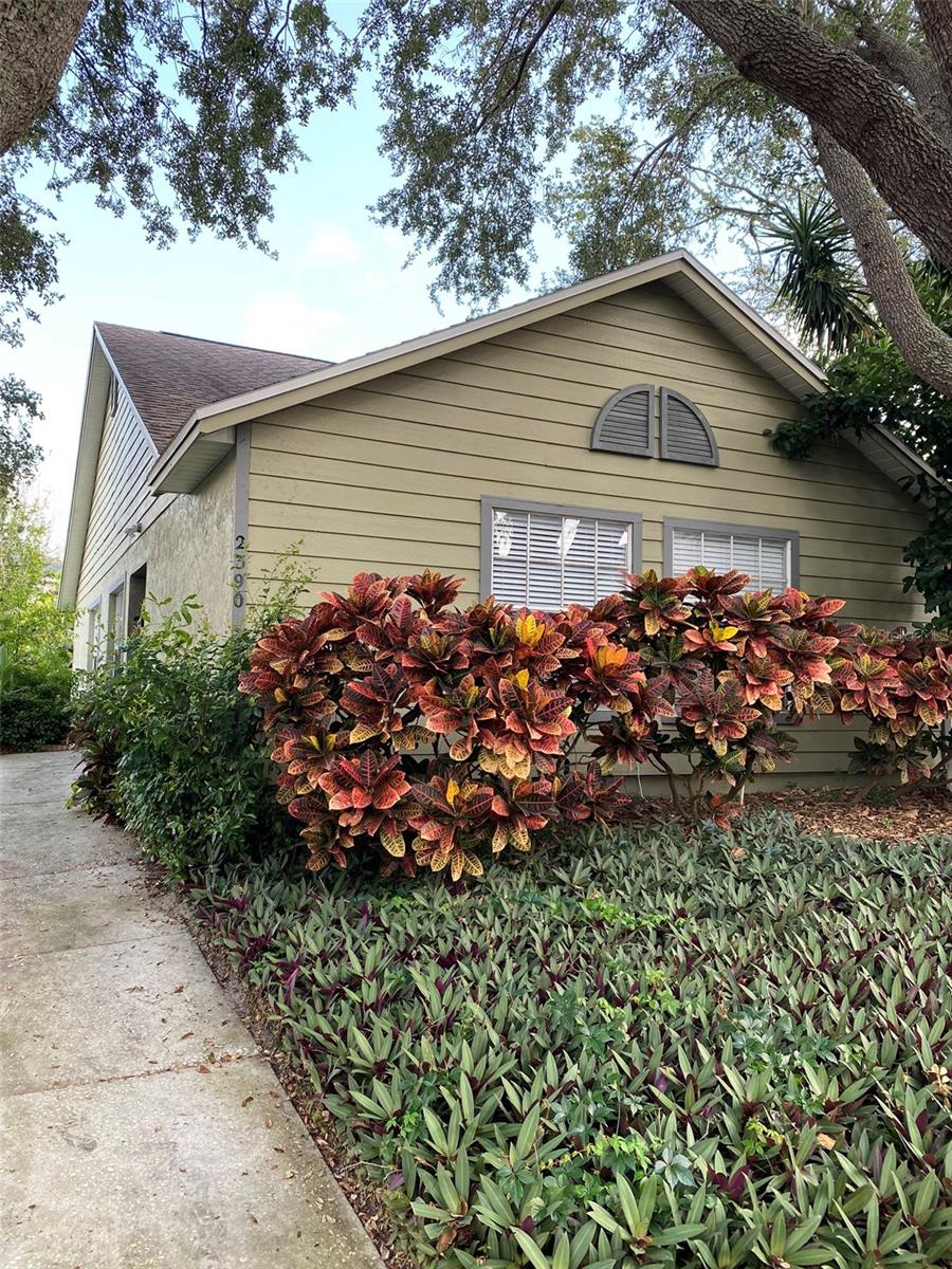 Image 2 of 49 For 2390 Bentley Dr
