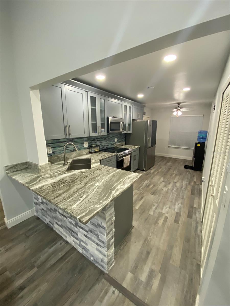 Image 20 of 49 For 2390 Bentley Dr