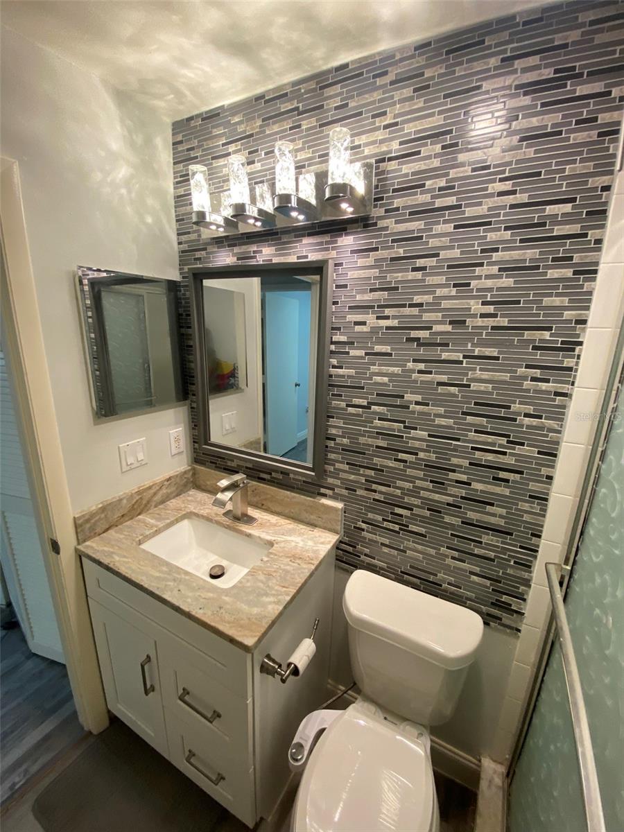 Image 33 of 49 For 2390 Bentley Dr