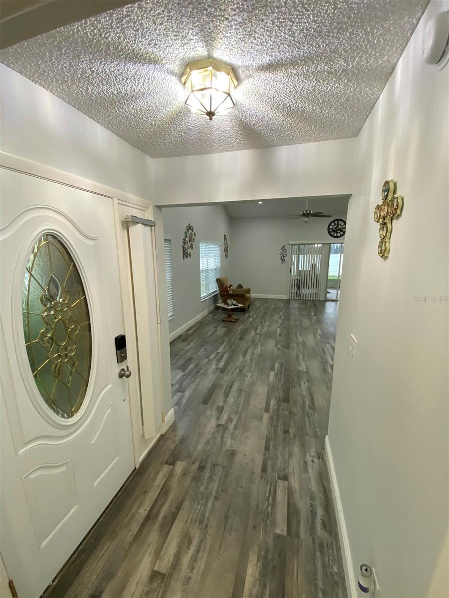 Image 34 of 49 For 2390 Bentley Dr