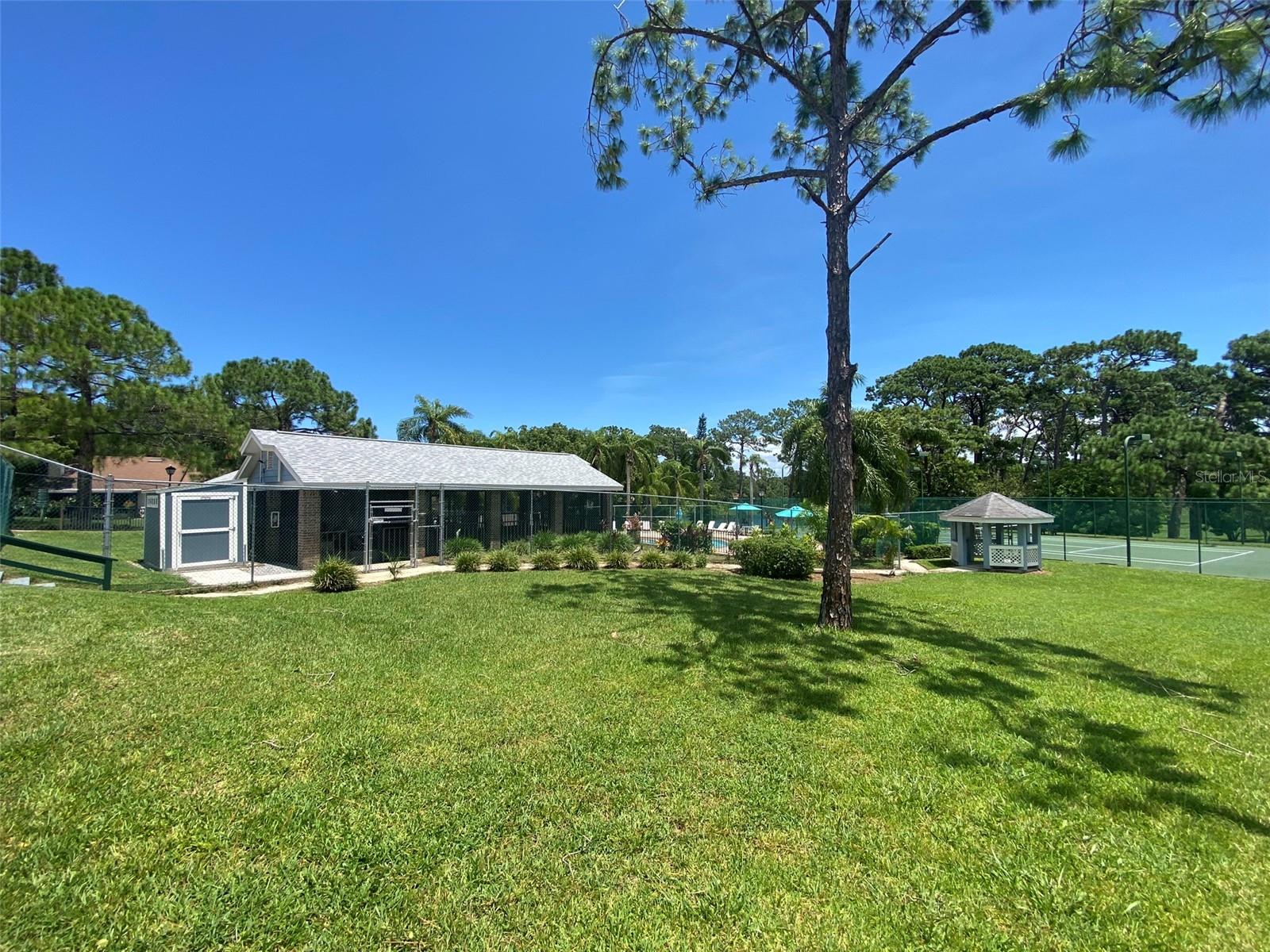 Image 47 of 49 For 2390 Bentley Dr