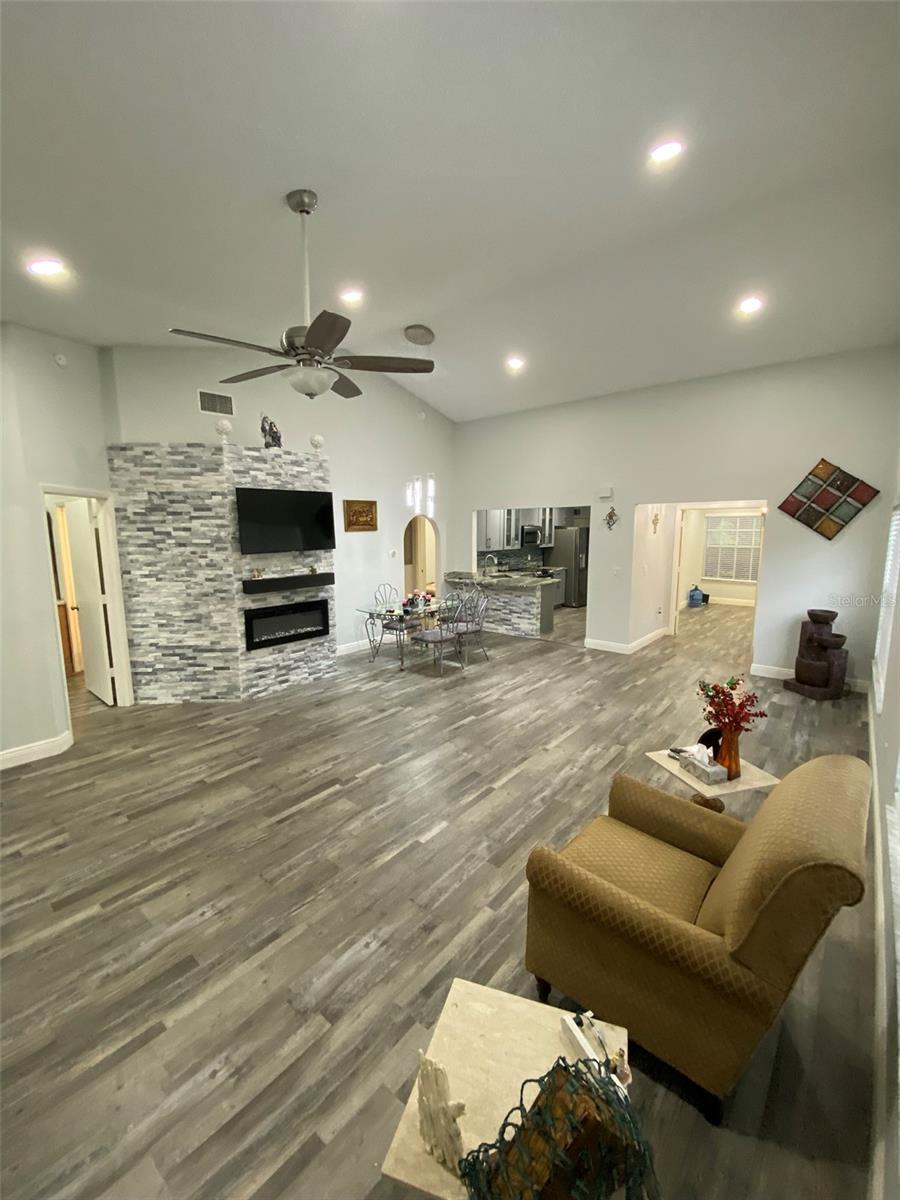 Image 7 of 49 For 2390 Bentley Dr