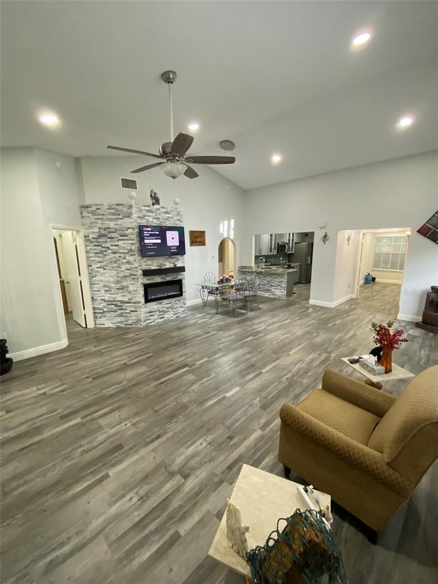Image 8 of 49 For 2390 Bentley Dr