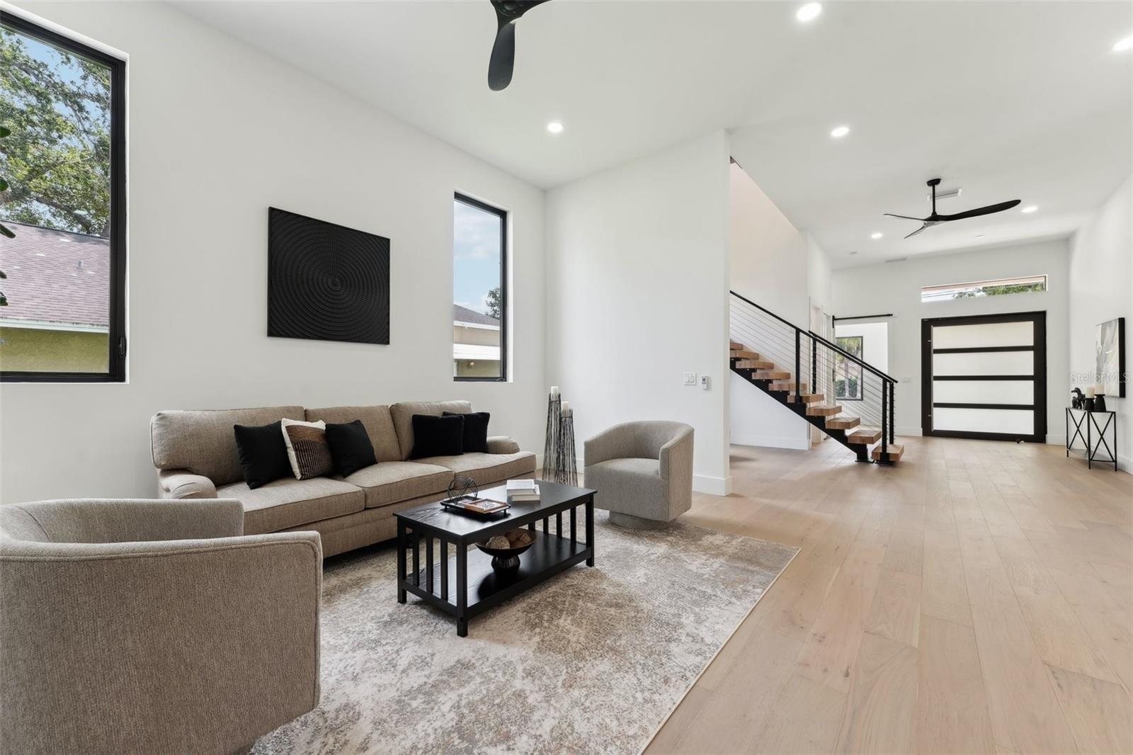 Listing photo id 11 for 3817 San Nicholas Street