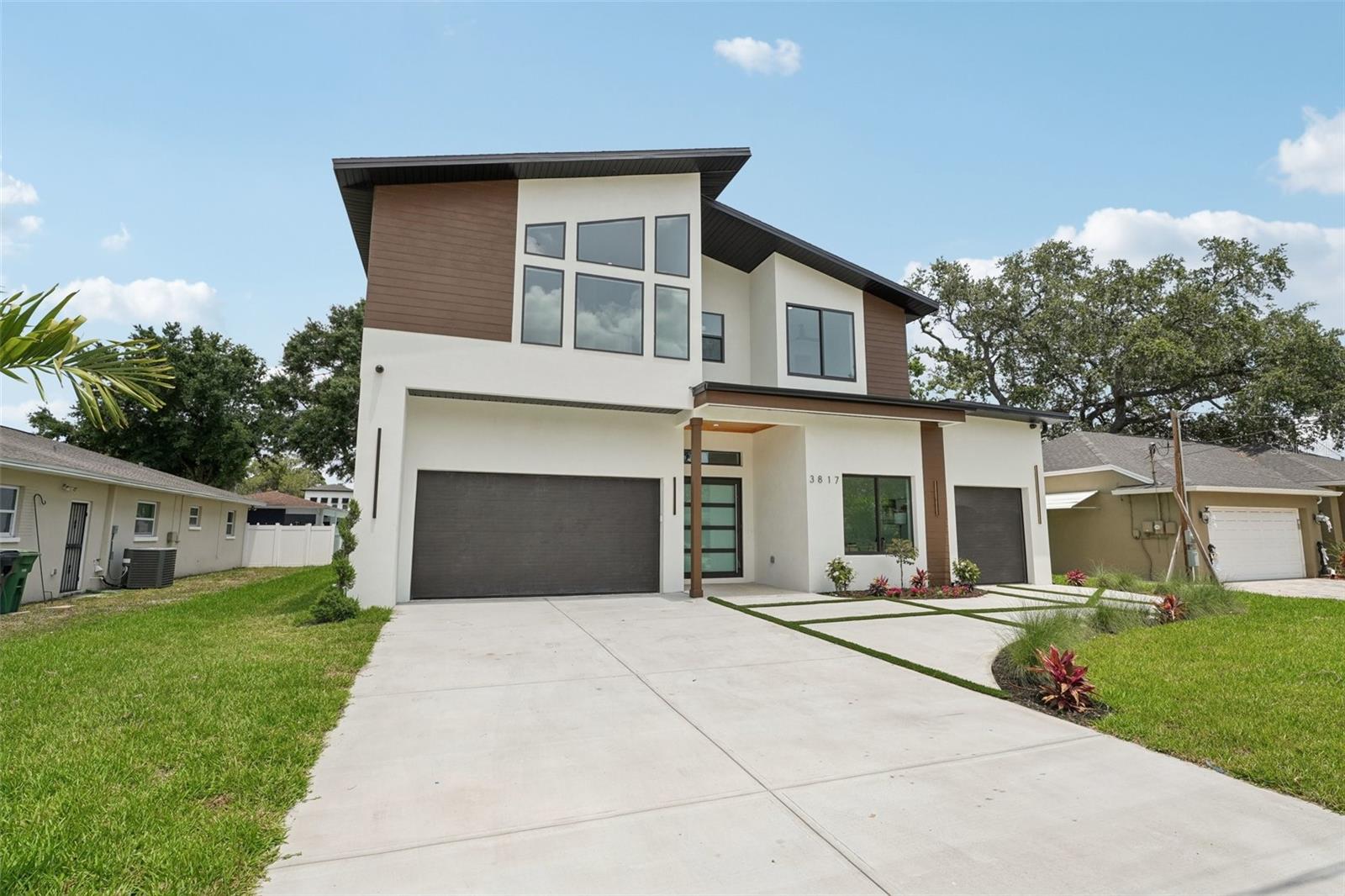 Listing photo id 0 for 3817 San Nicholas Street