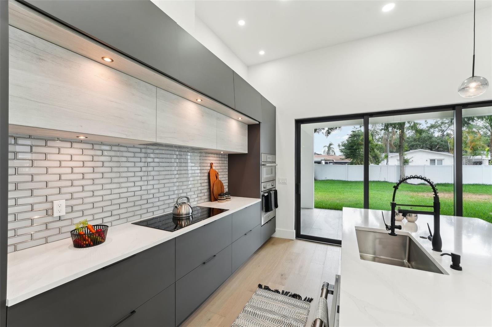 Listing photo id 20 for 3817 San Nicholas Street