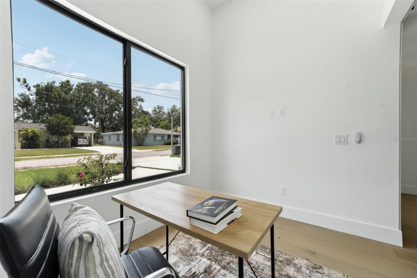 Listing photo id 24 for 3817 San Nicholas Street