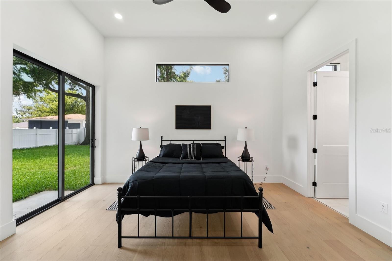 Listing photo id 28 for 3817 San Nicholas Street