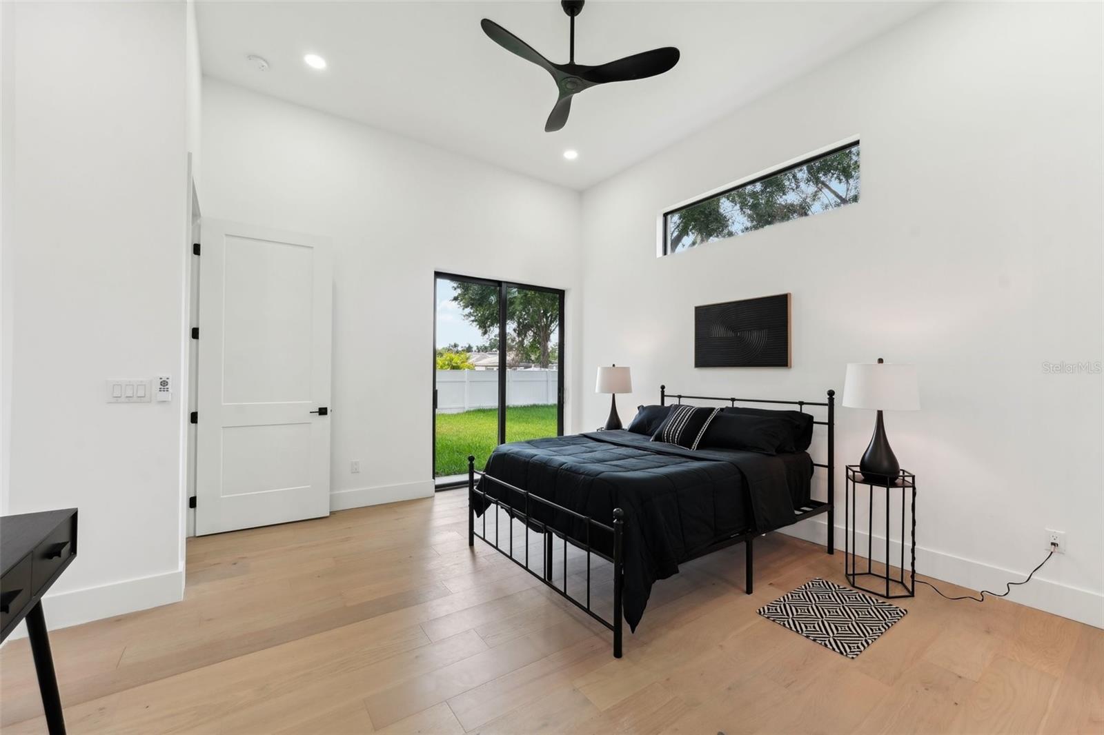 Listing photo id 29 for 3817 San Nicholas Street