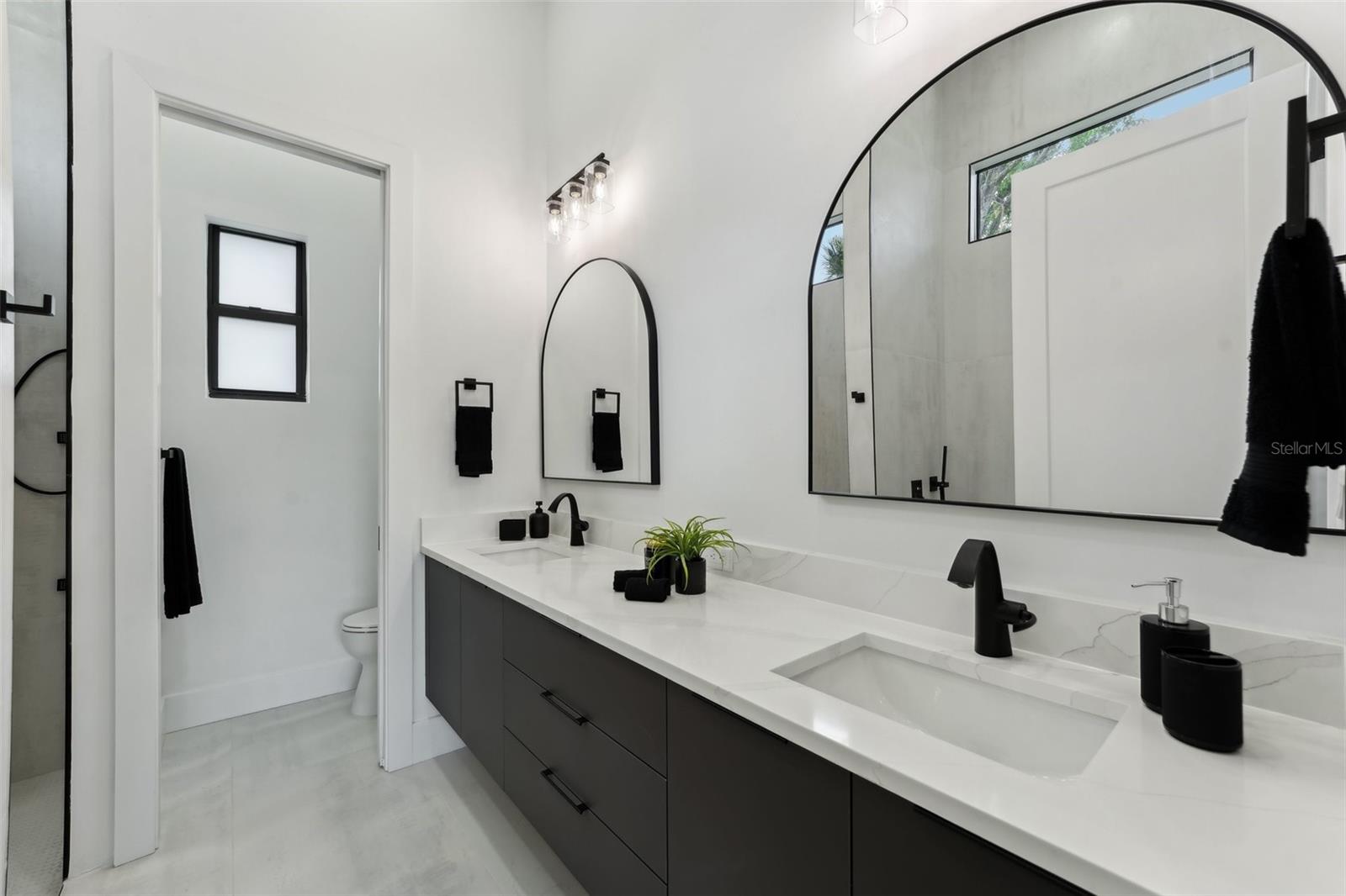 Listing photo id 31 for 3817 San Nicholas Street