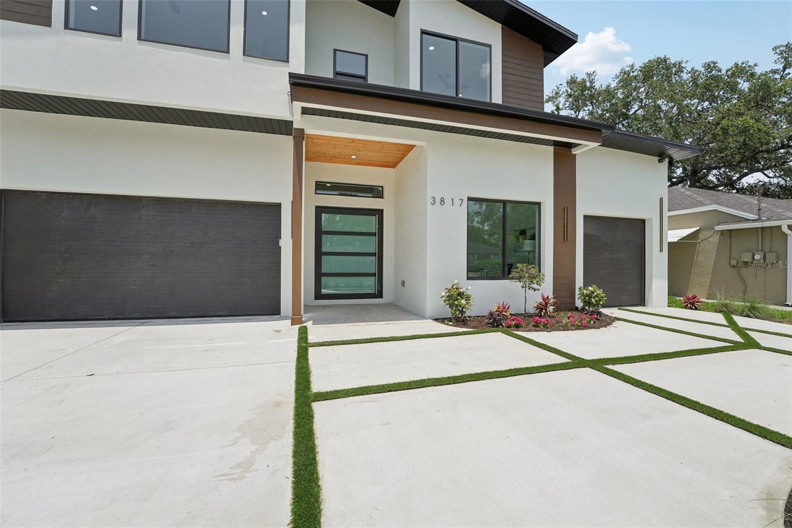Listing photo id 2 for 3817 San Nicholas Street