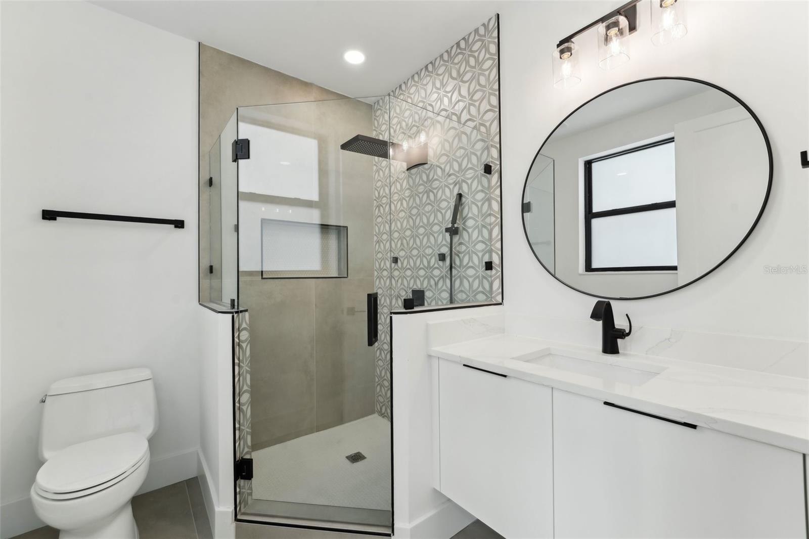 Listing photo id 39 for 3817 San Nicholas Street