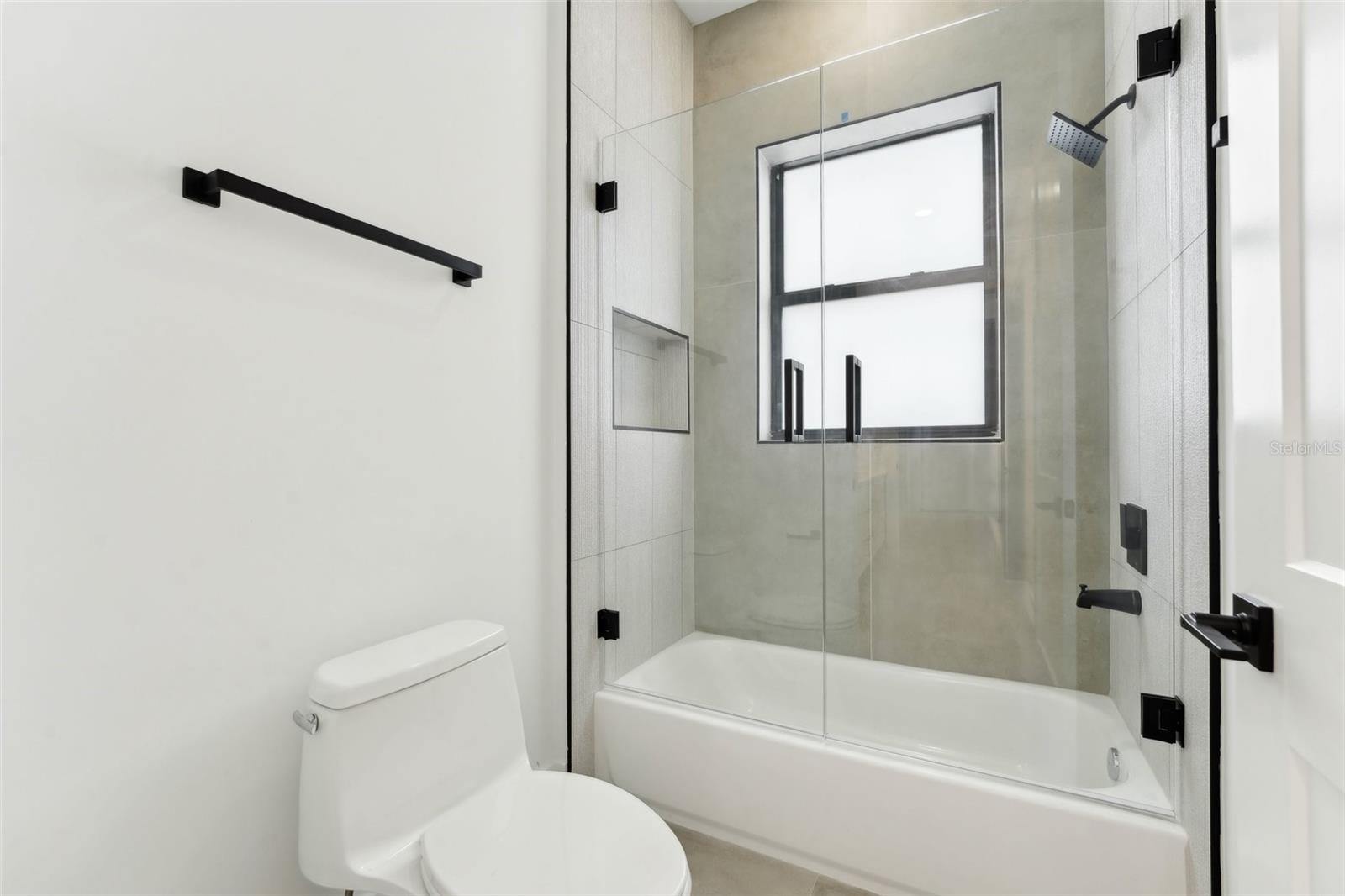 Listing photo id 41 for 3817 San Nicholas Street