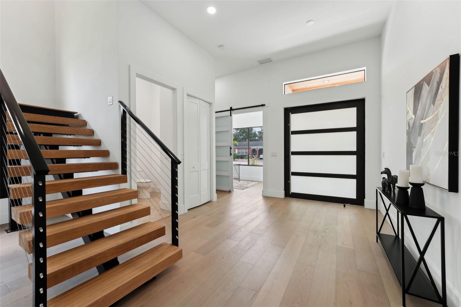 Listing photo id 3 for 3817 San Nicholas Street