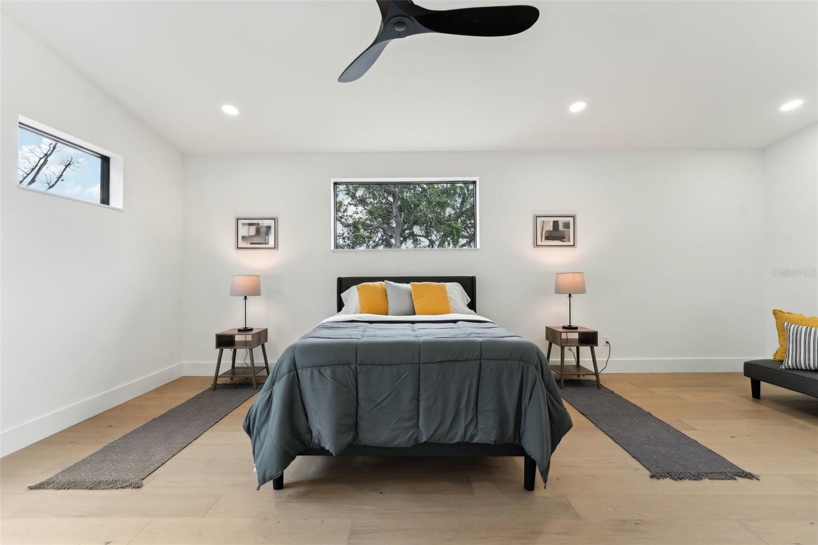 Listing photo id 56 for 3817 San Nicholas Street