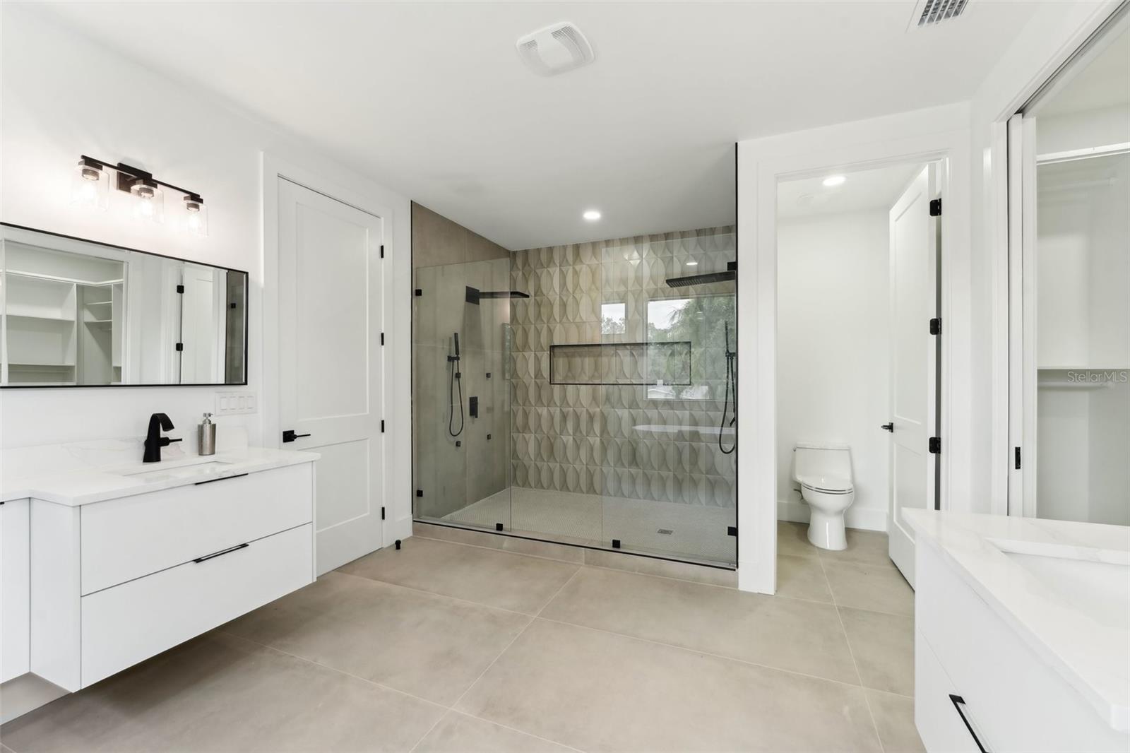 Listing photo id 59 for 3817 San Nicholas Street