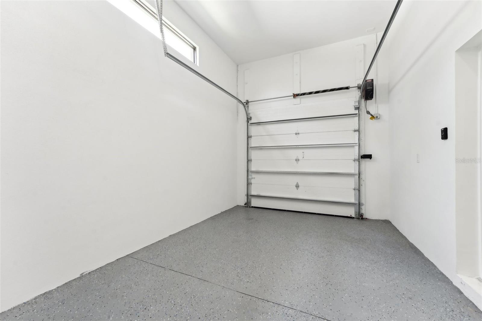 Listing photo id 61 for 3817 San Nicholas Street