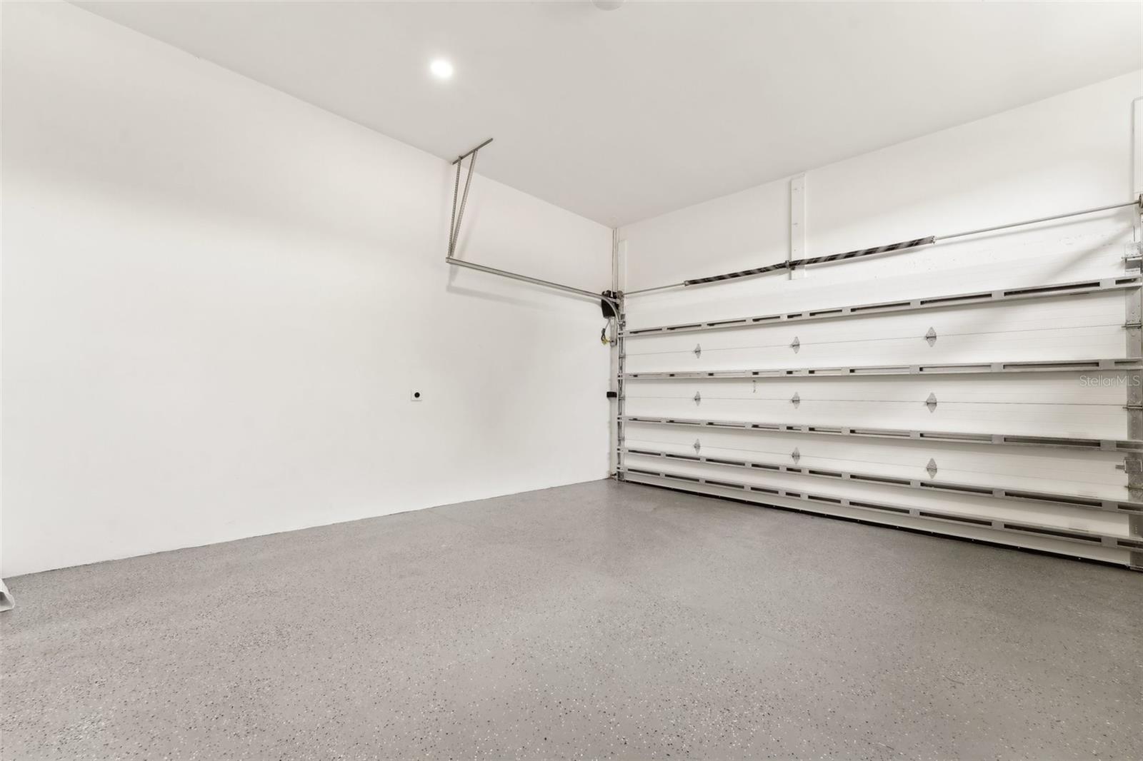 Listing photo id 62 for 3817 San Nicholas Street