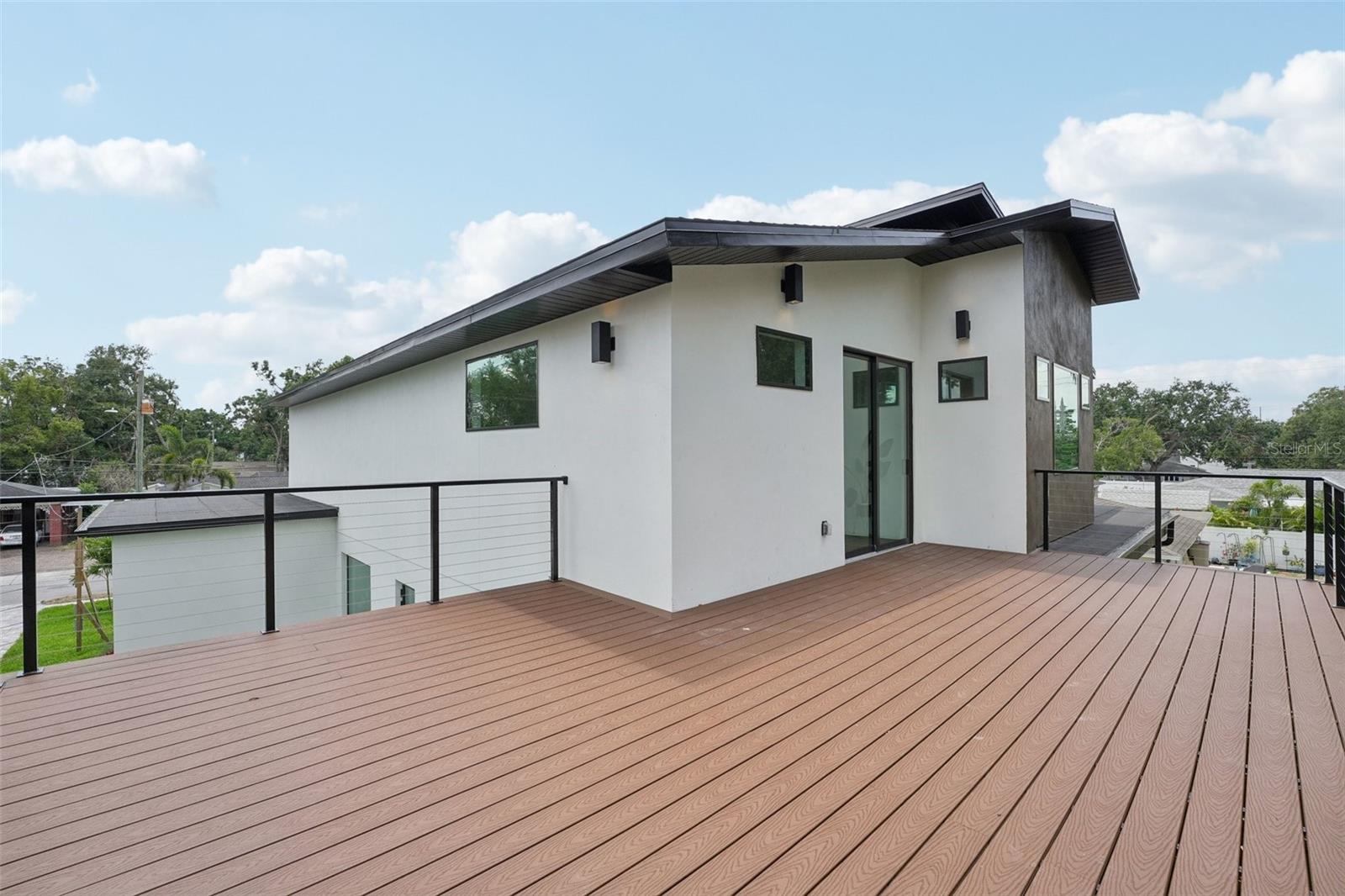 Listing photo id 64 for 3817 San Nicholas Street