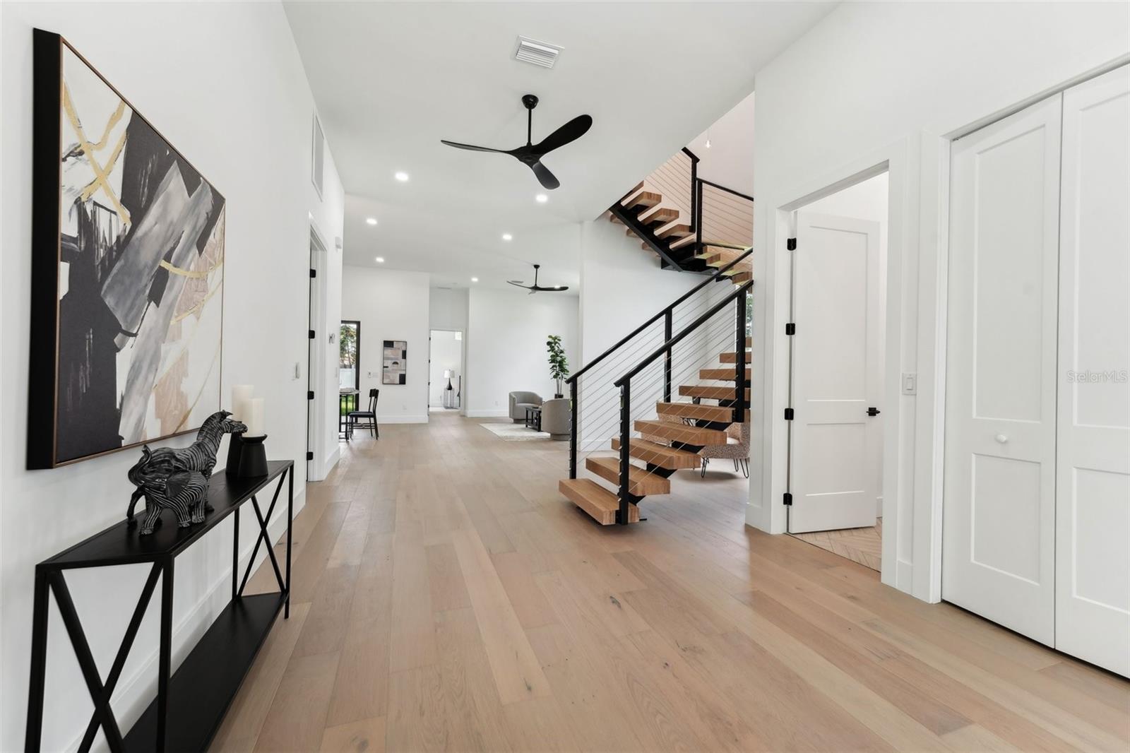 Listing photo id 5 for 3817 San Nicholas Street
