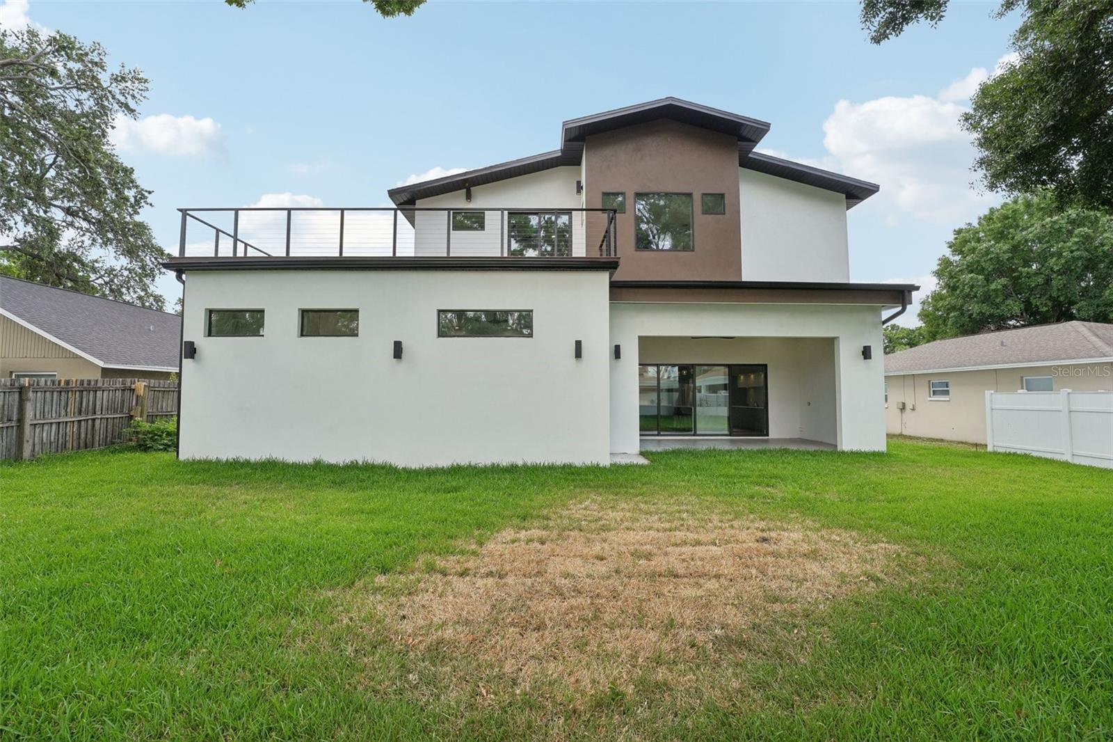 Listing photo id 68 for 3817 San Nicholas Street