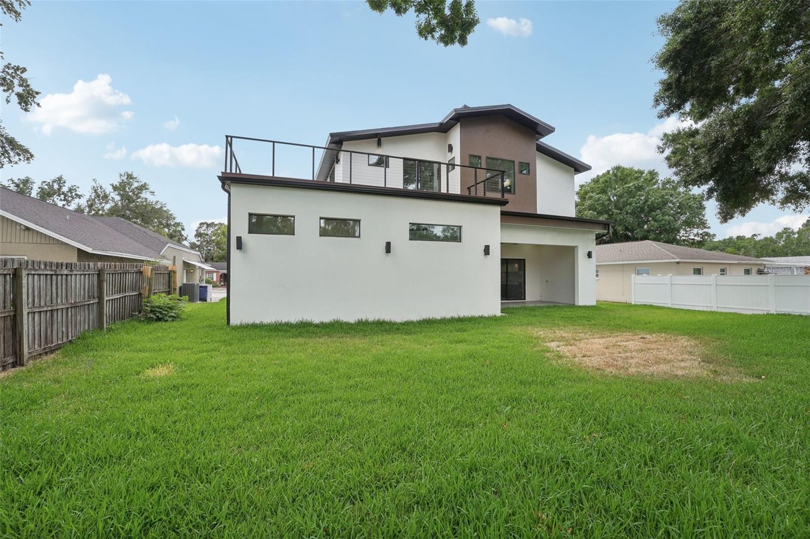 Listing photo id 69 for 3817 San Nicholas Street
