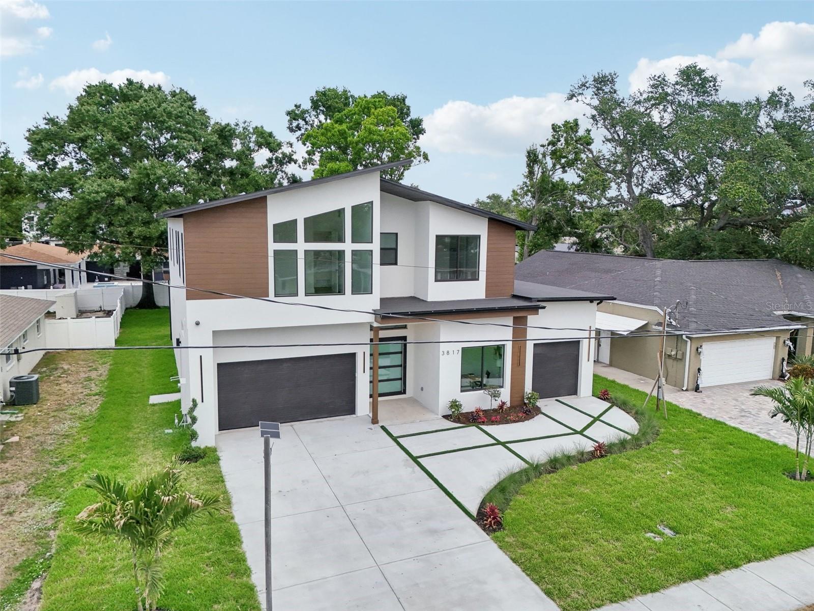 Listing photo id 72 for 3817 San Nicholas Street