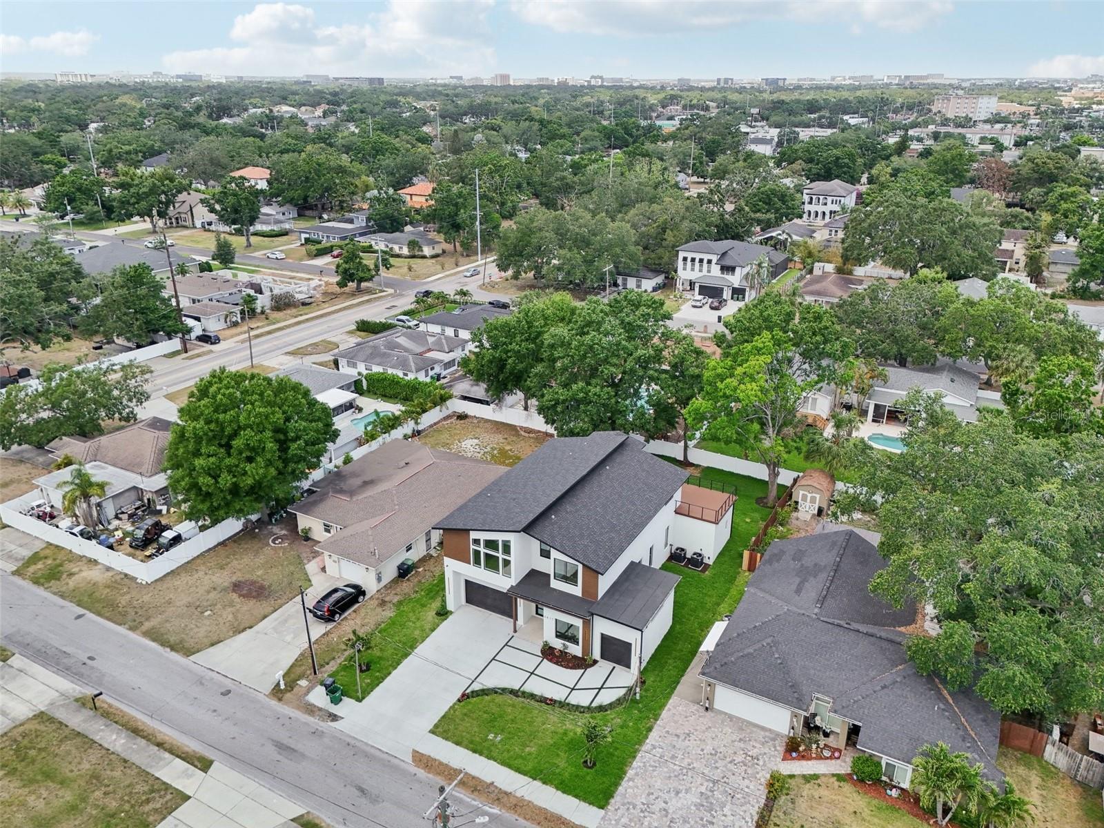 Listing photo id 80 for 3817 San Nicholas Street