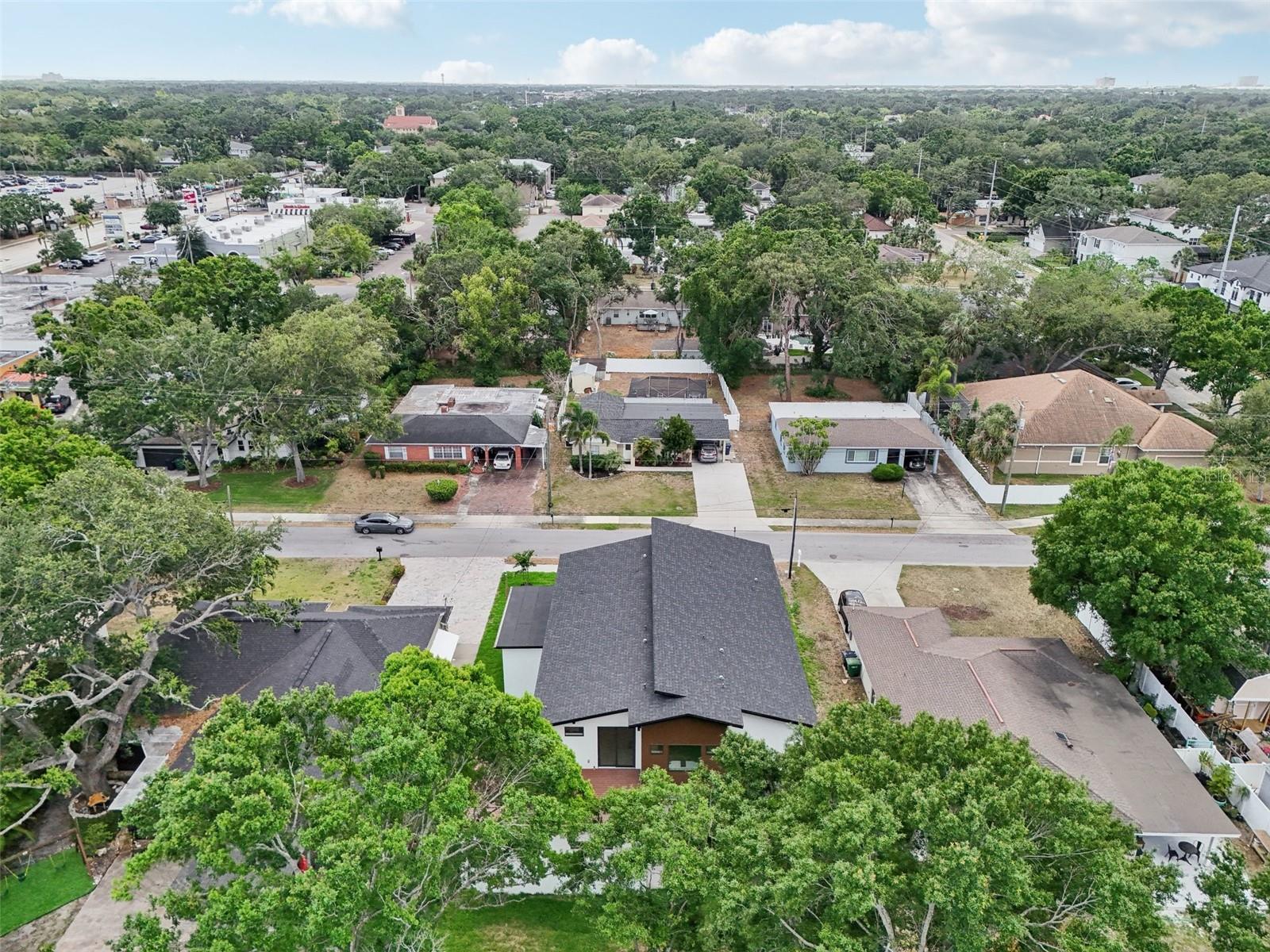 Listing photo id 81 for 3817 San Nicholas Street