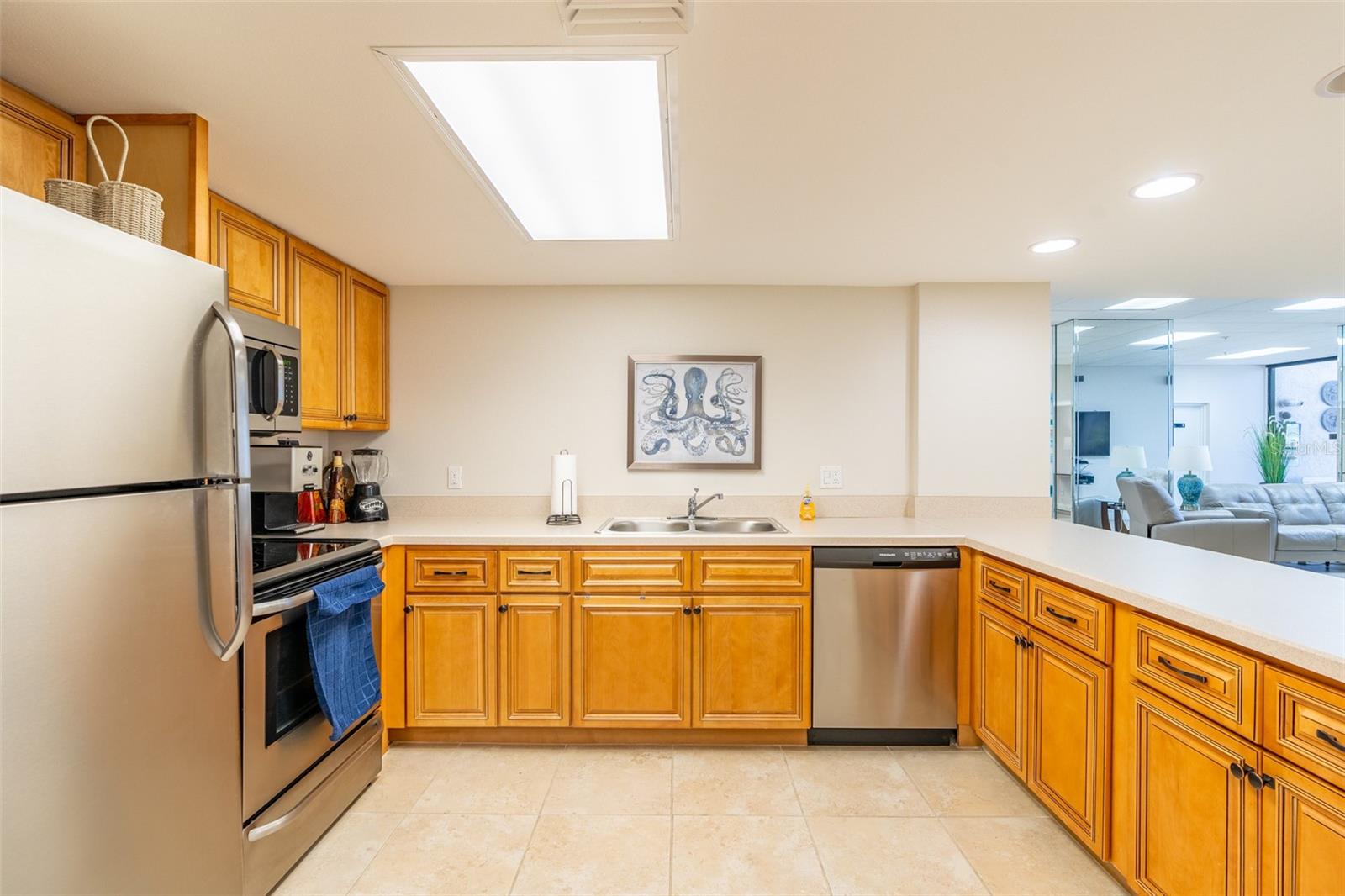 Image 21 of 64 For 80 Rogers Street 6d