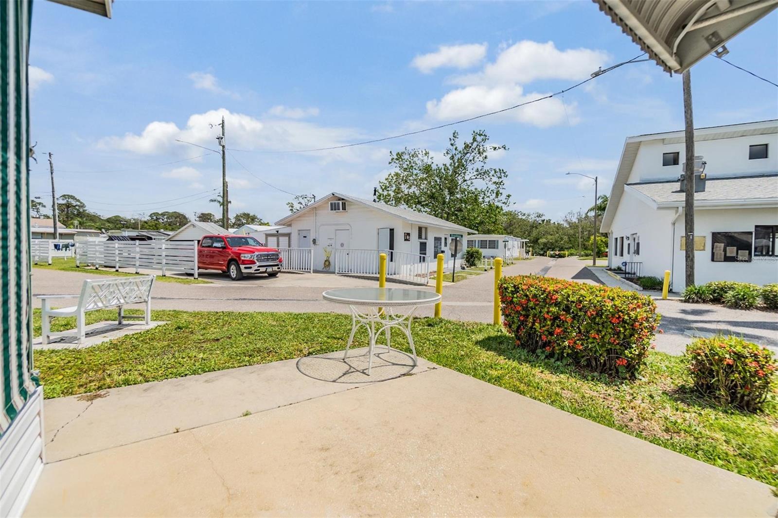 Listing photo id 2 for 605 Michigan Boulevard 13