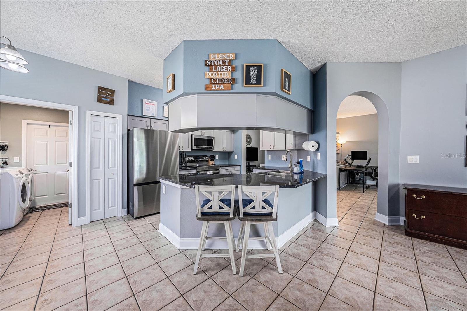 Listing photo id 9 for 1313 Key West Court