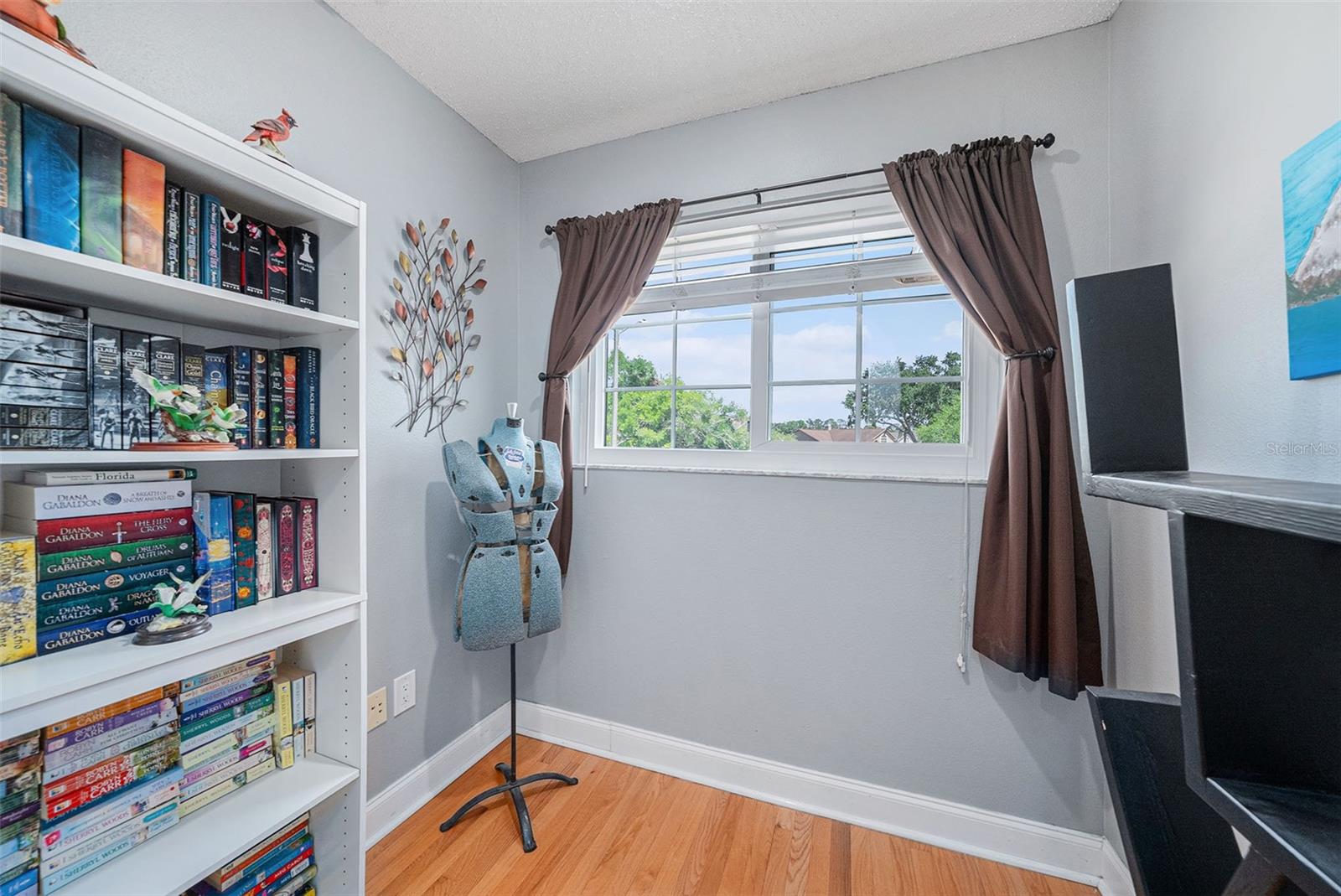 Listing photo id 12 for 1313 Key West Court