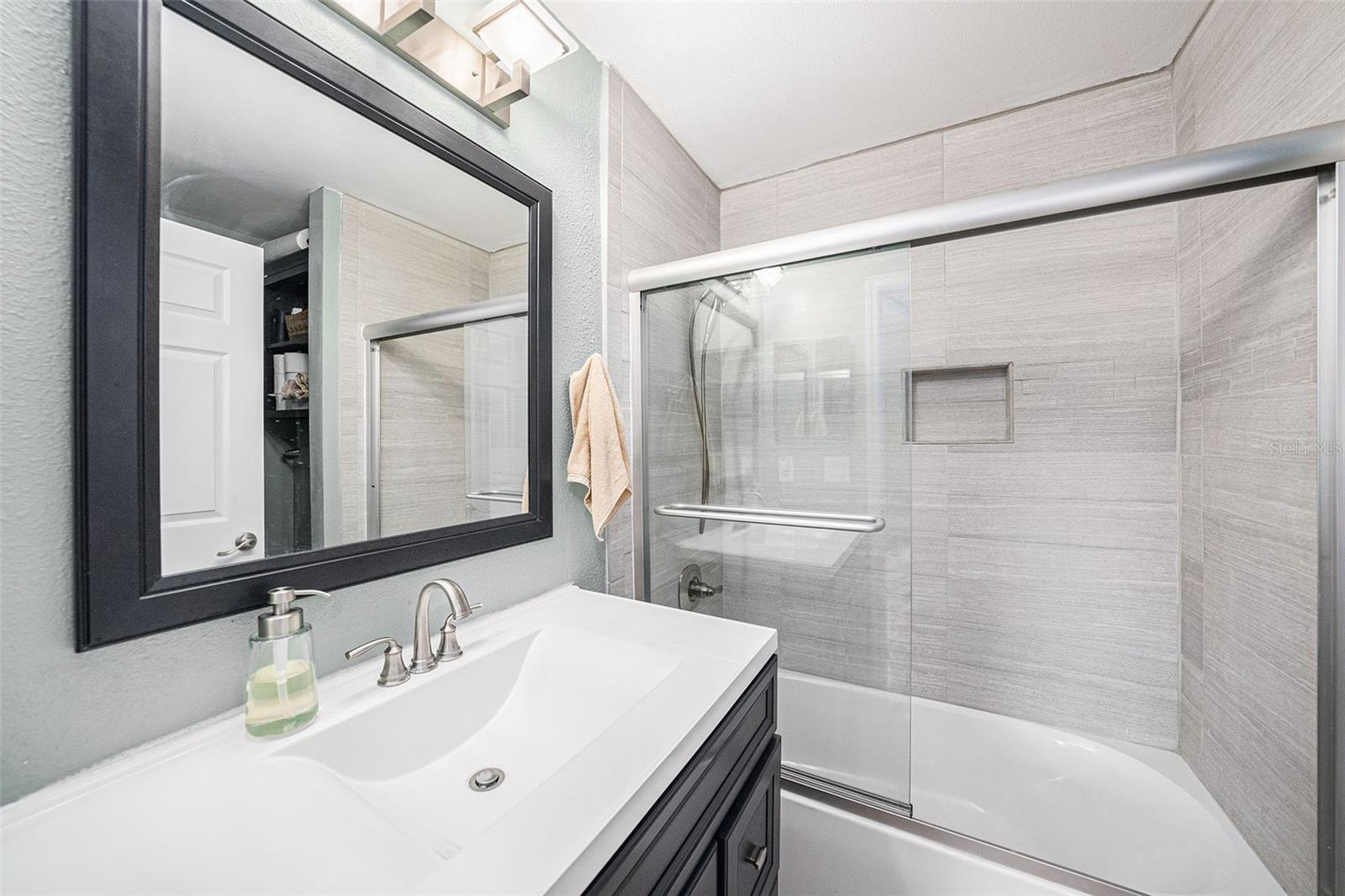 Listing photo id 13 for 1313 Key West Court